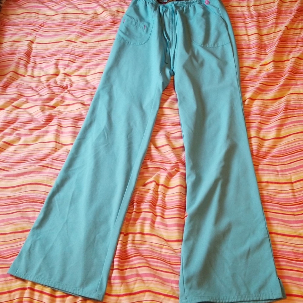 Various scrub bottoms - Picture 2 of 6